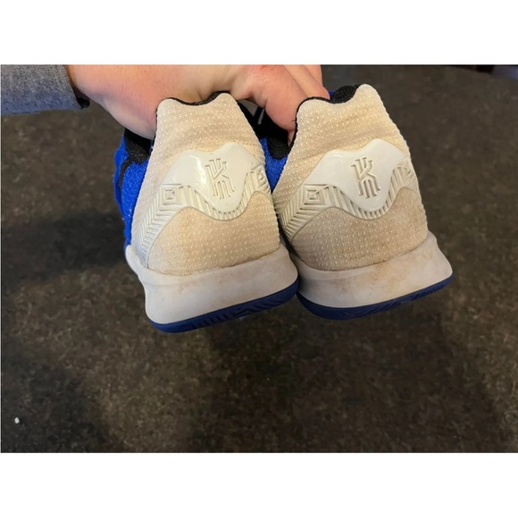 Nike boys kyrie flytrap basketball shoes 5y - Picture 6 of 6
